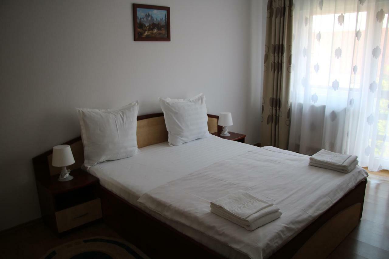 Casa Leny Hotel Tohanu Nou ภายนอก รูปภาพ