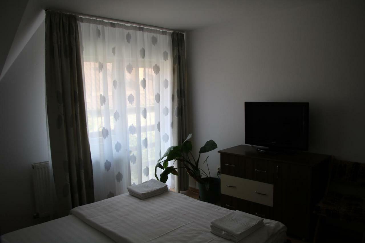 Casa Leny Hotel Tohanu Nou ภายนอก รูปภาพ