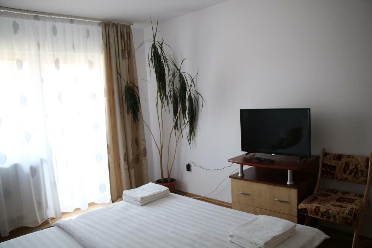 Casa Leny Hotel Tohanu Nou ภายนอก รูปภาพ